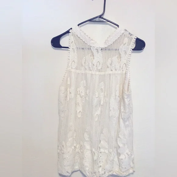 Delicate lace high neck sleeveless blouse - Picture 1 of 5